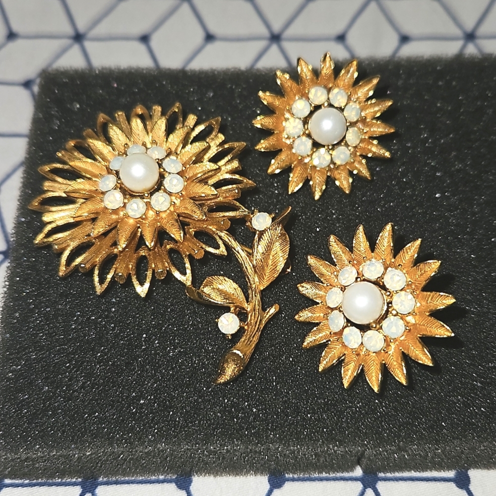 Vintage Swarovski SET reg. 267 brooch and earrings